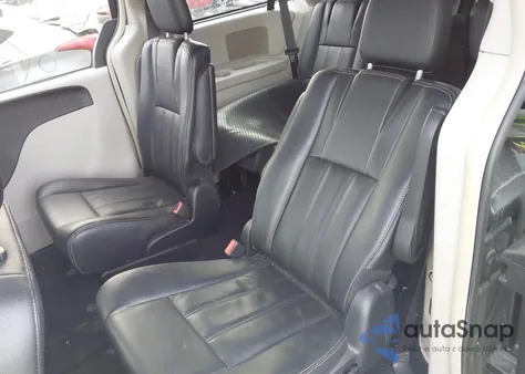 2016 Chrysler Town & Country Touring from USA, damaged, VIN 2C4RC1BG1GR290926